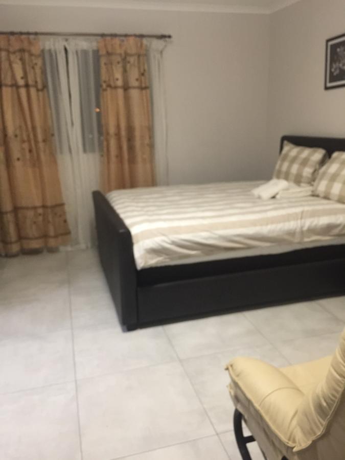 Coco Palm Bed&Breakfast Виндхук Экстерьер фото