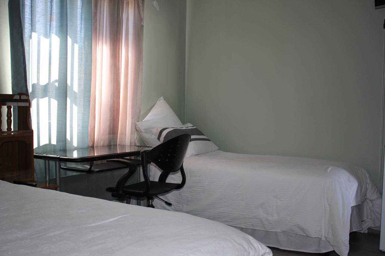 Coco Palm Bed&Breakfast Виндхук Экстерьер фото