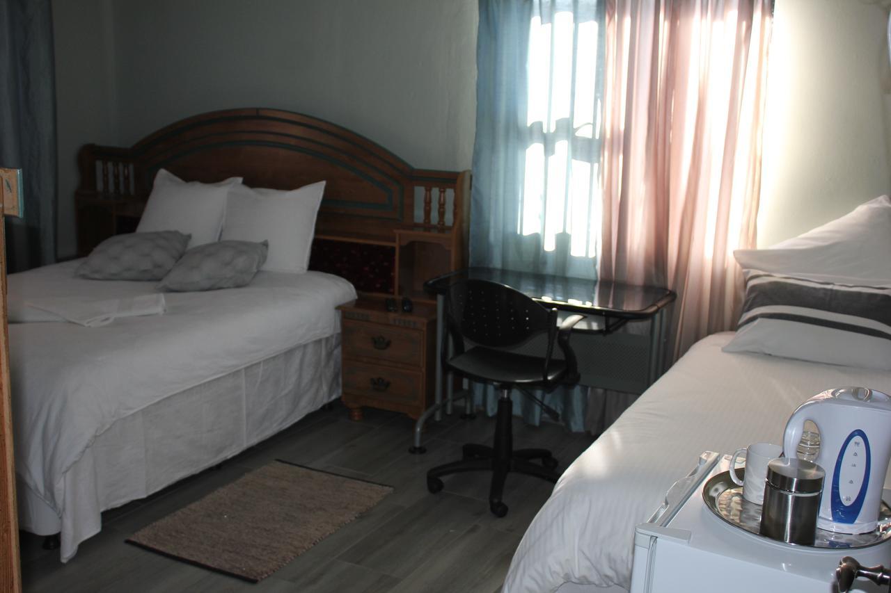 Coco Palm Bed&Breakfast Виндхук Экстерьер фото